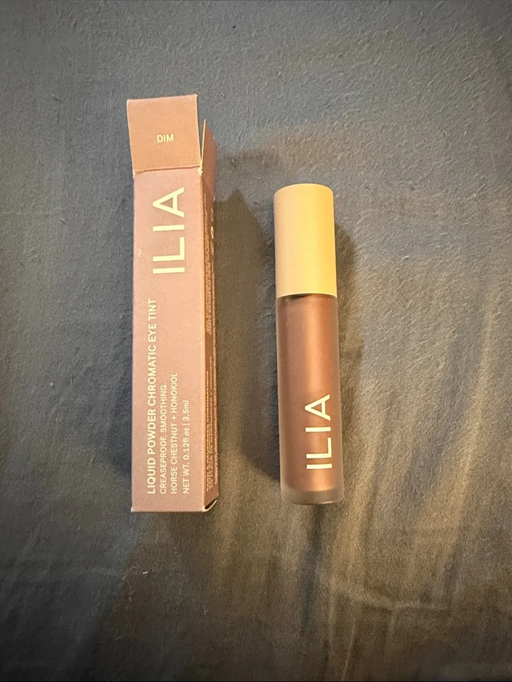 ILIA Liquid Powder Chromatic Eye Tint — Dim